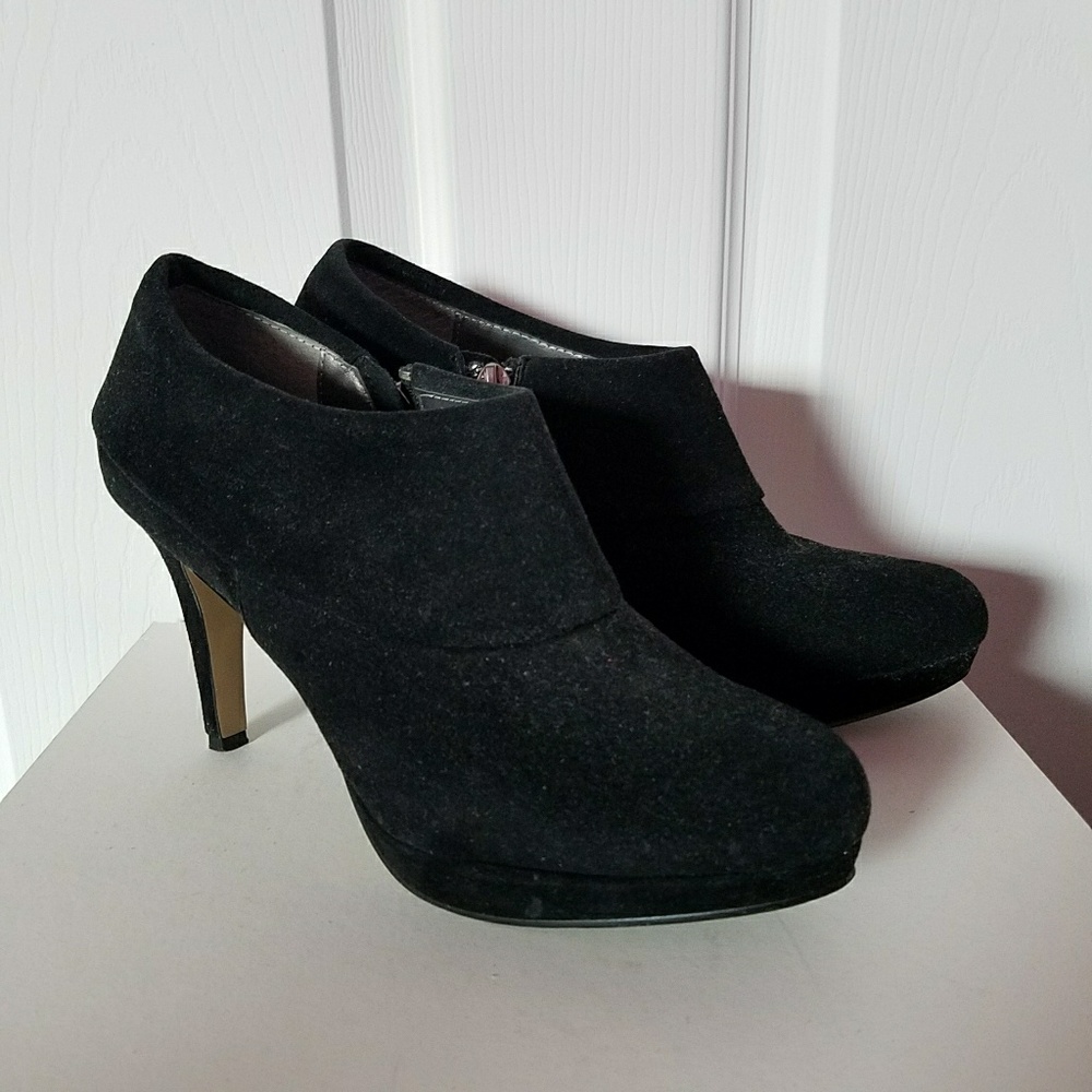 Adrienne Vittadini Pasco Boot